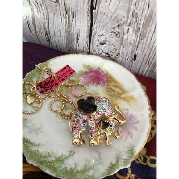 NWT Betsey Johnson Mama Elephant & Her Baby Multi Color Rhinestone Pendant Neckl - Picture 7 of 14
